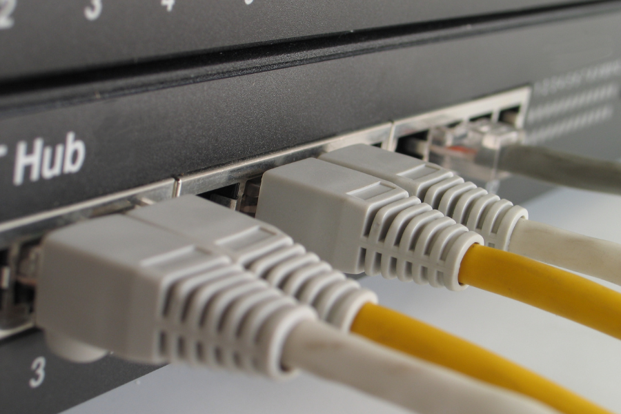 Modem, roteador, hub e switch: o que é e qual você precisa?