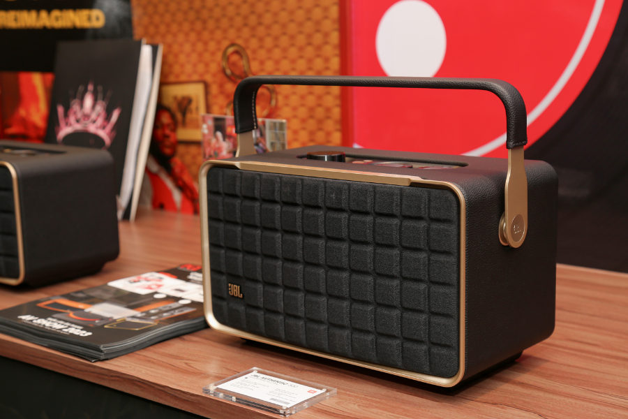 Review: JBL Authentics 300