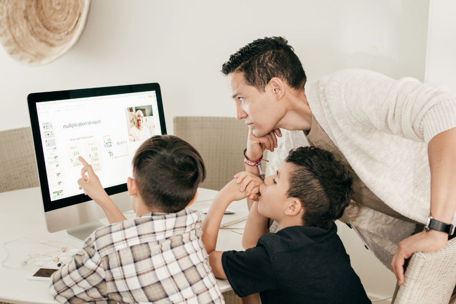 De pai pra filho: como a tecnologia conecta gerações