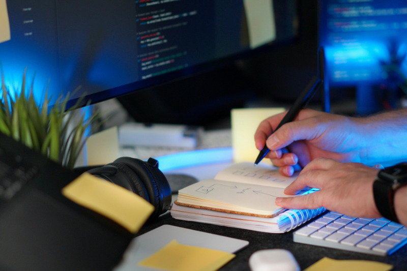 Profissional de TI: o que faz e como &eacute; a carreira?