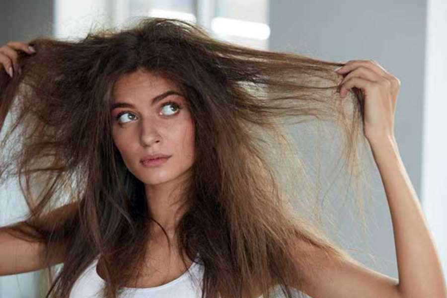 Secadores, chapinhas e modeladores: como a tecnologia de &iacute;ons e cer&acirc;mica protege seus fios