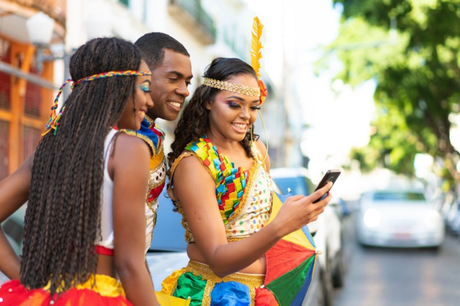 Como a tecnologia mudou o Carnaval ao longo dos anos