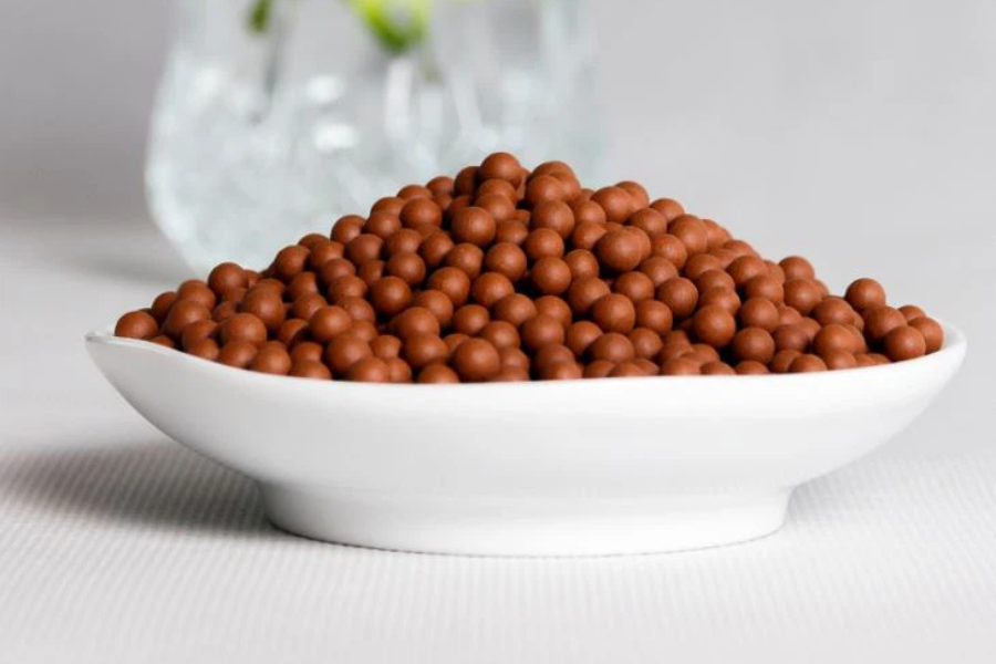 Secadores, chapinhas e modeladores: como a tecnologia de &iacute;ons e cer&acirc;mica protege seus fios