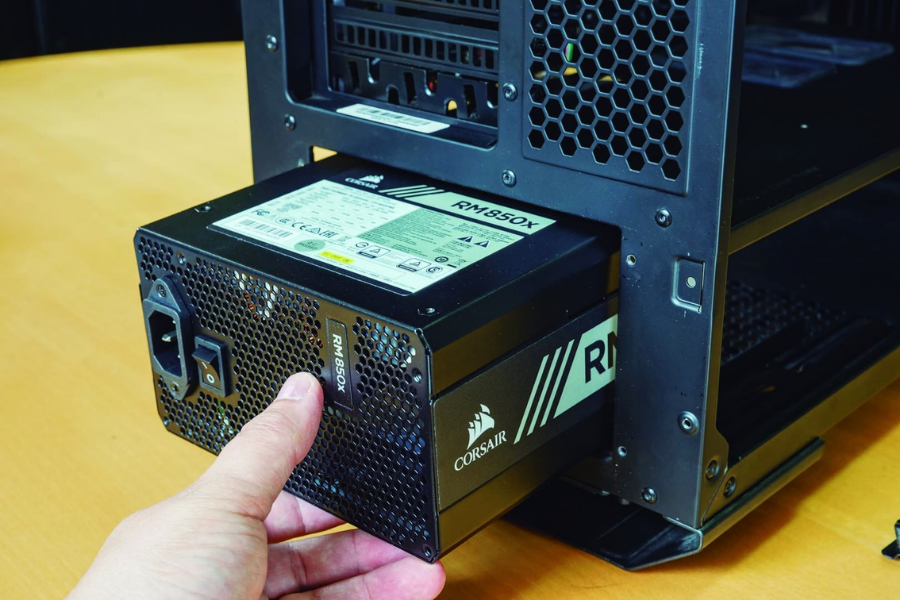 Sua fonte pode estar prejudicando seu PC e voc&ecirc; nem sabe:  5 sinais para ficar atento